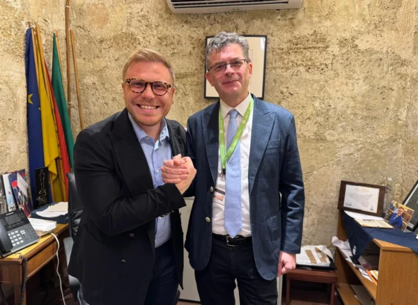 ControCorrente di Ismaele La Vardera appoggia Più Termini Imerese ControCorrente di Ismaele La Vardera appoggia Più Termini Imerese
